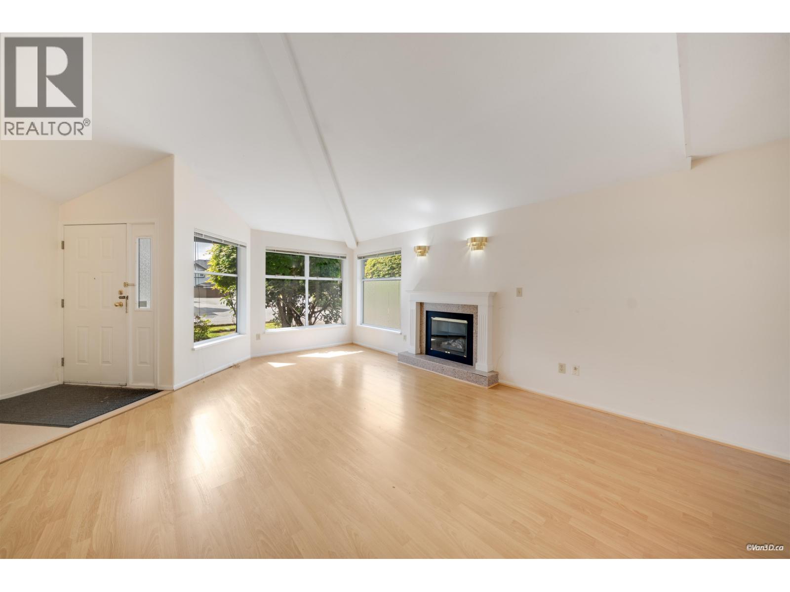 #10-10900 NO. 2 Road, Richmond