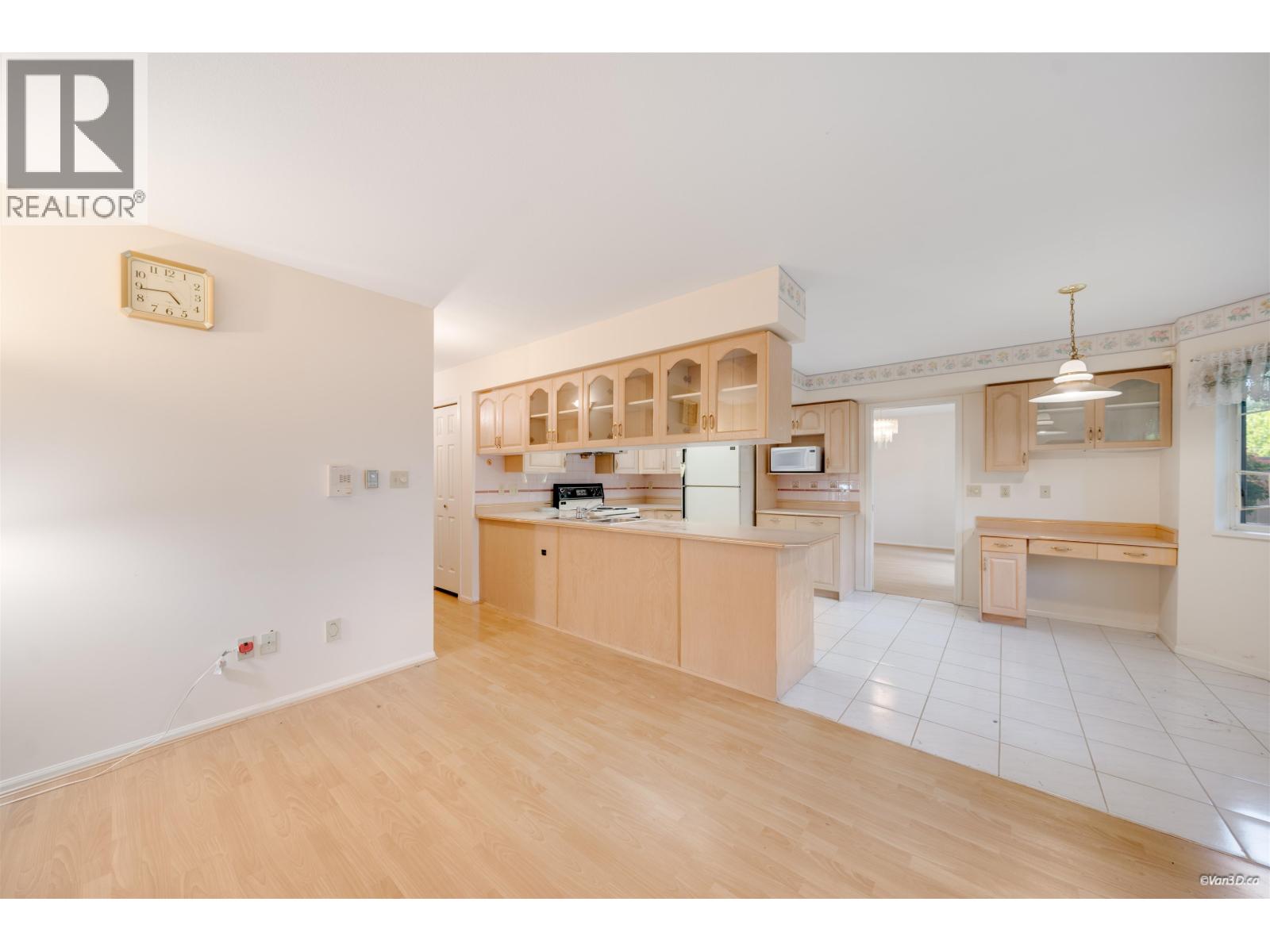 #10-10900 NO. 2 Road, Richmond