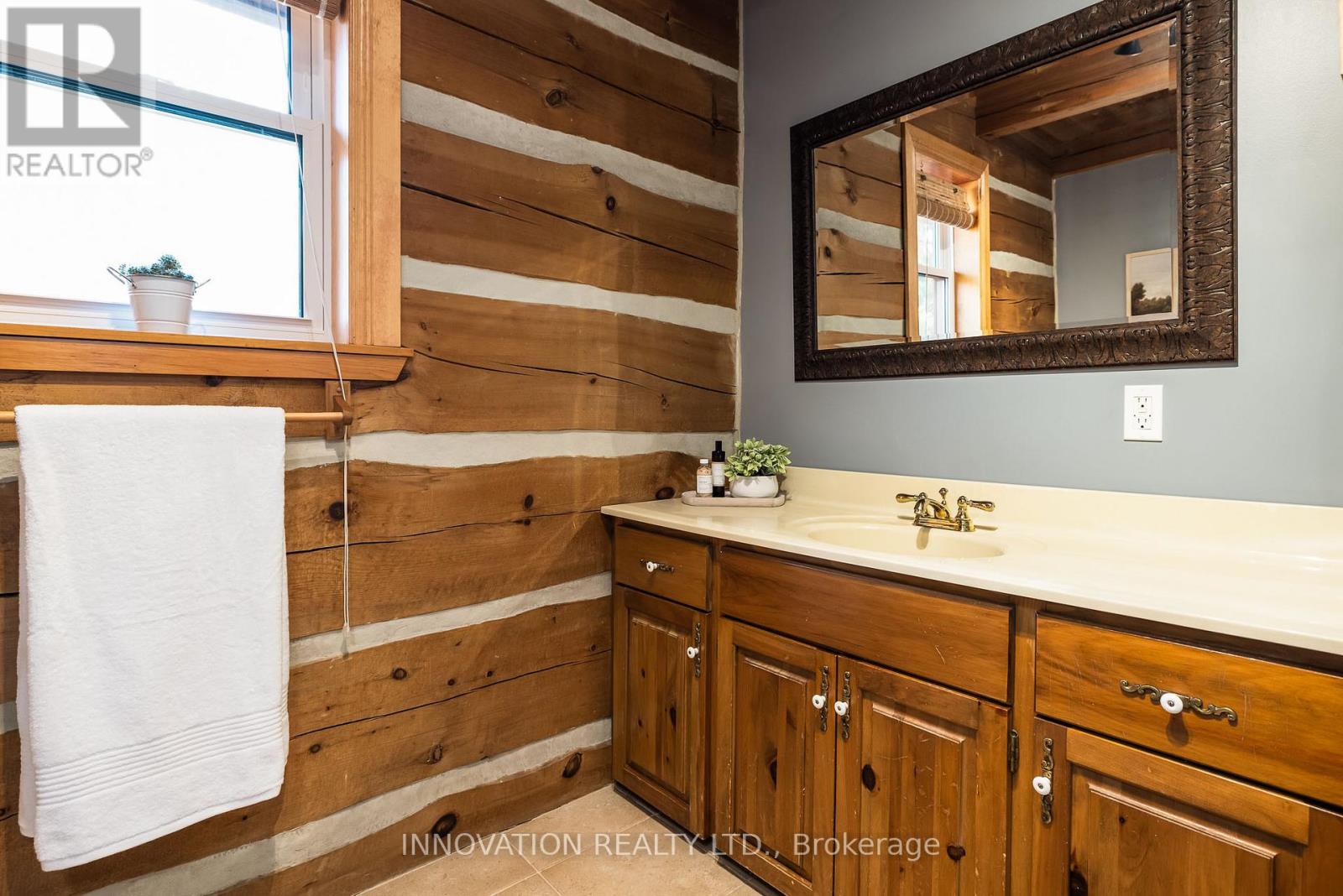 3019 BARLOW CRESCENT - 30