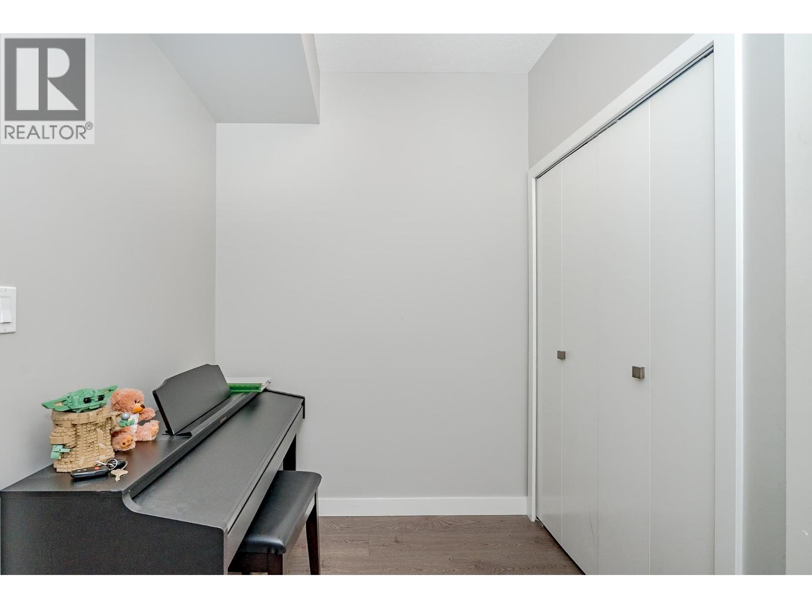 #330-9333 TOMICKI Avenue, Richmond