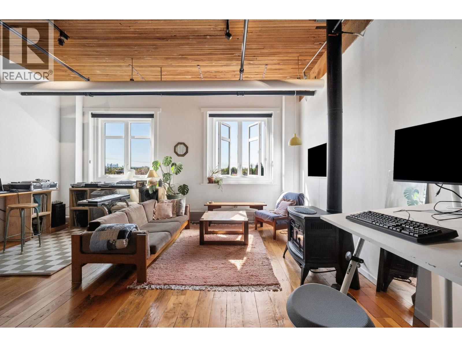 321 2556 E HASTINGS STREET