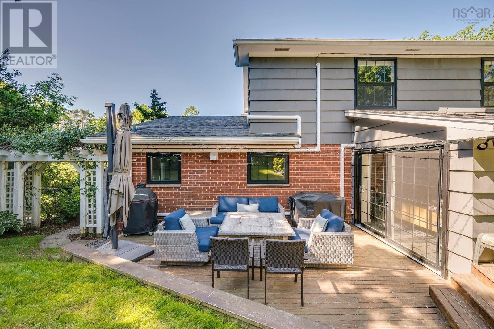 523 Francklyn Street — photo 44