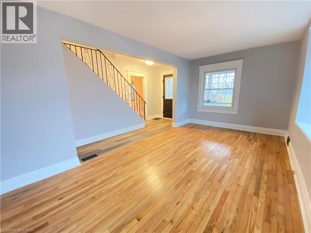 168 GARSIDE Avenue N - 6