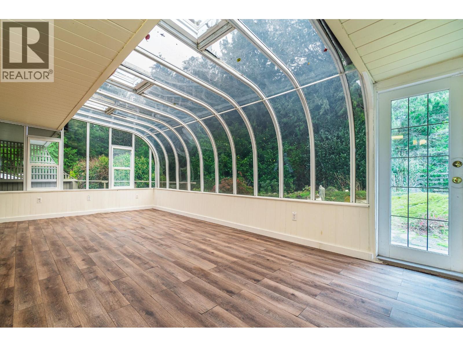 5725 CRANLEY DRIVE, West Vancouver
