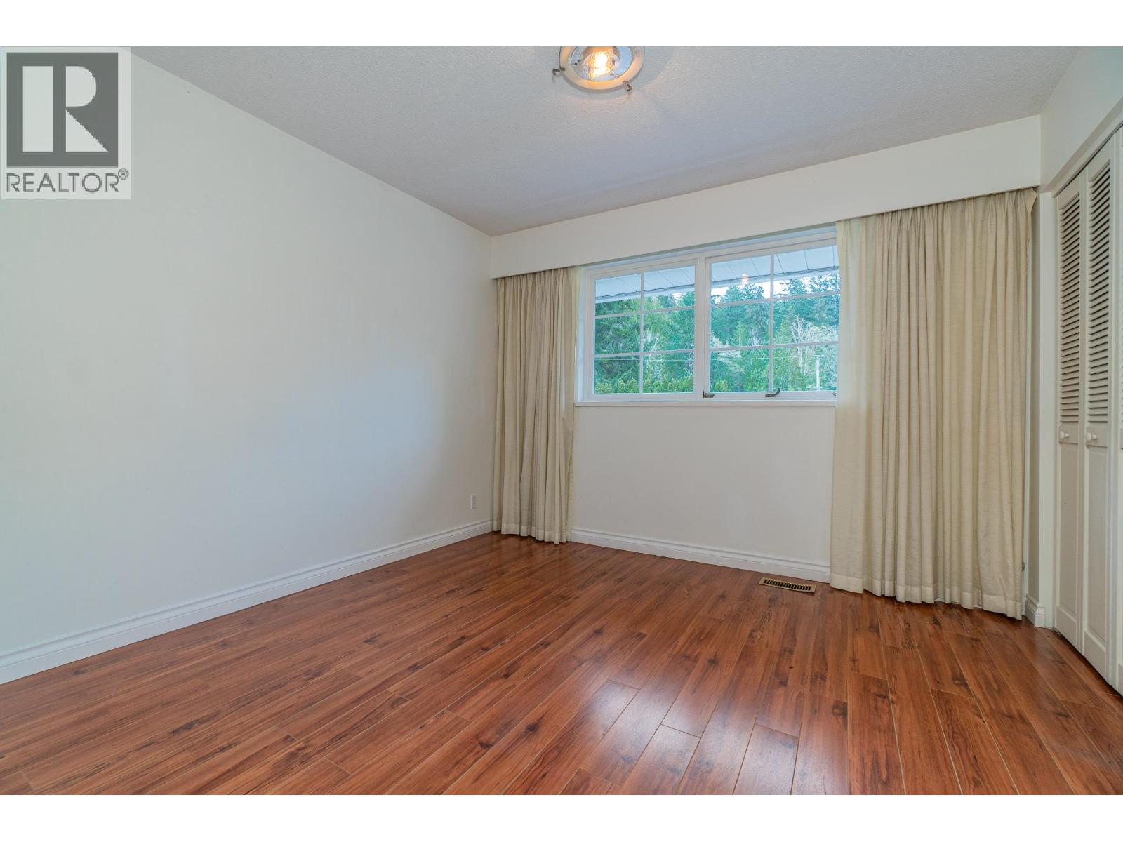 5725 CRANLEY DRIVE, West Vancouver