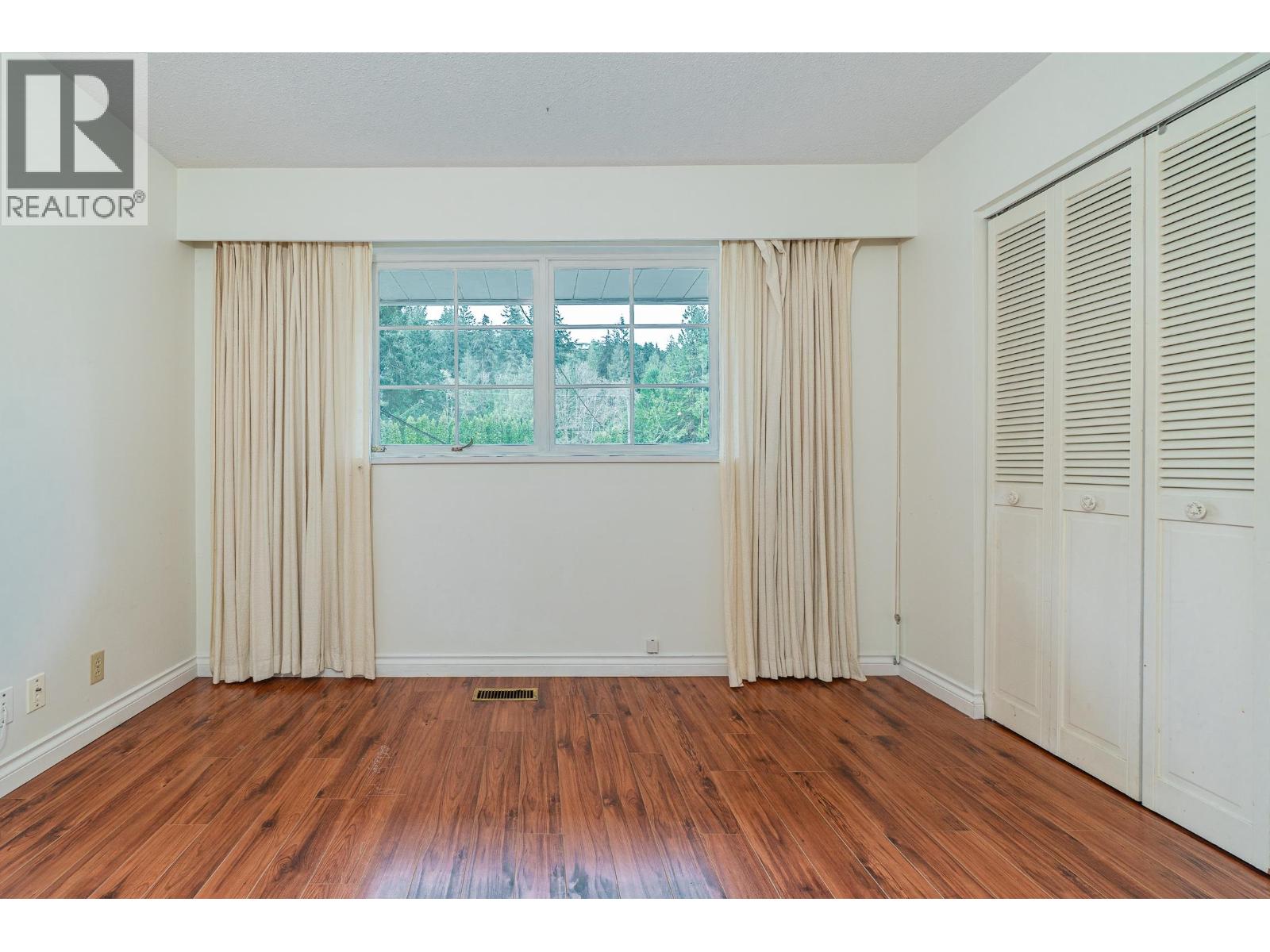 5725 CRANLEY DRIVE, West Vancouver
