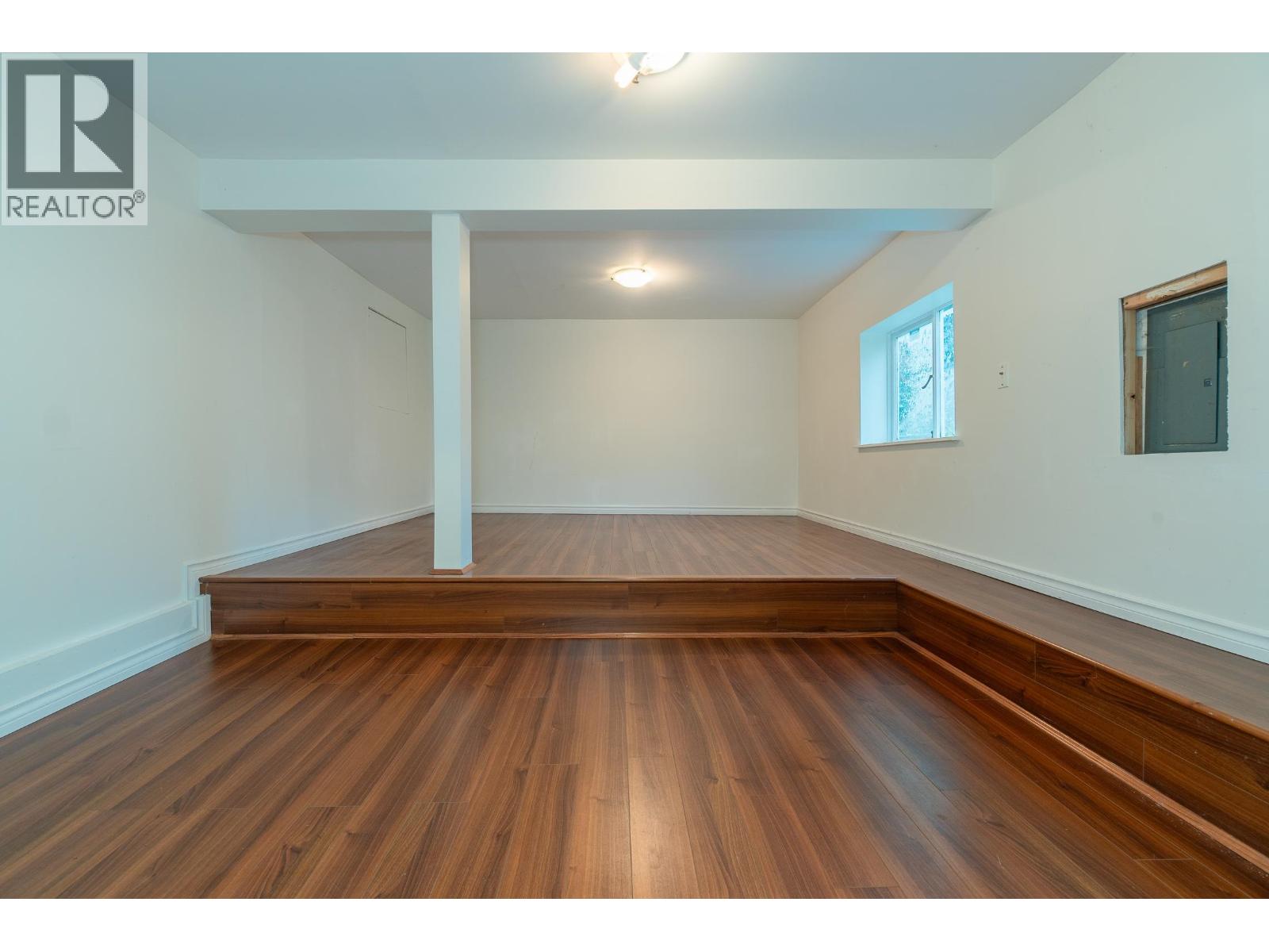 5725 CRANLEY DRIVE, West Vancouver