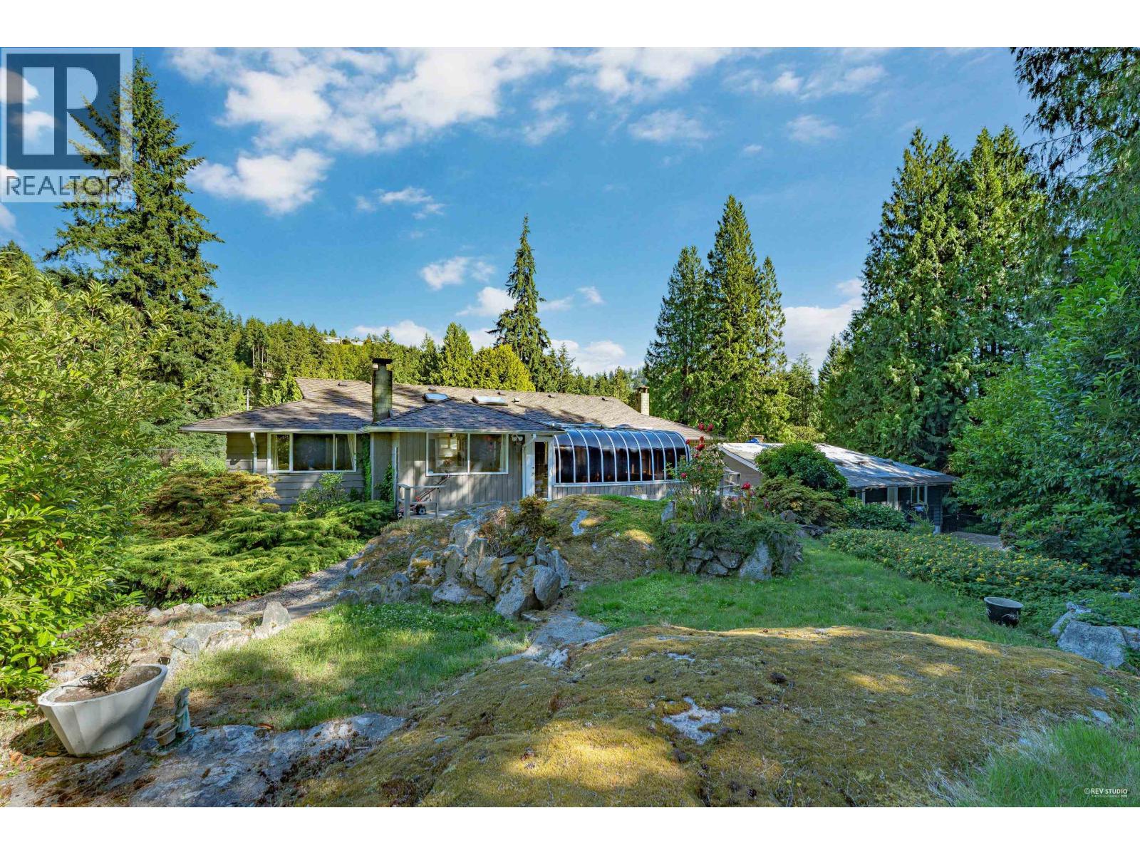 5725 CRANLEY DRIVE, West Vancouver
