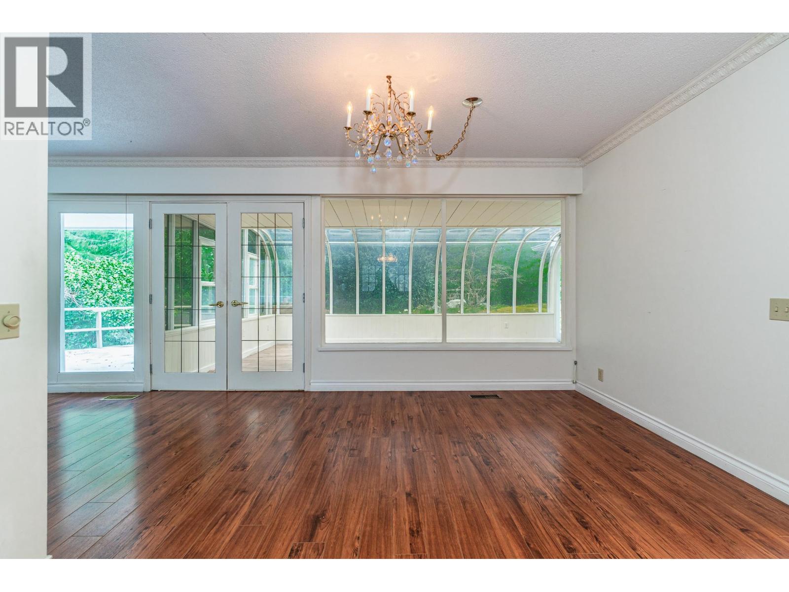 5725 CRANLEY DRIVE, West Vancouver