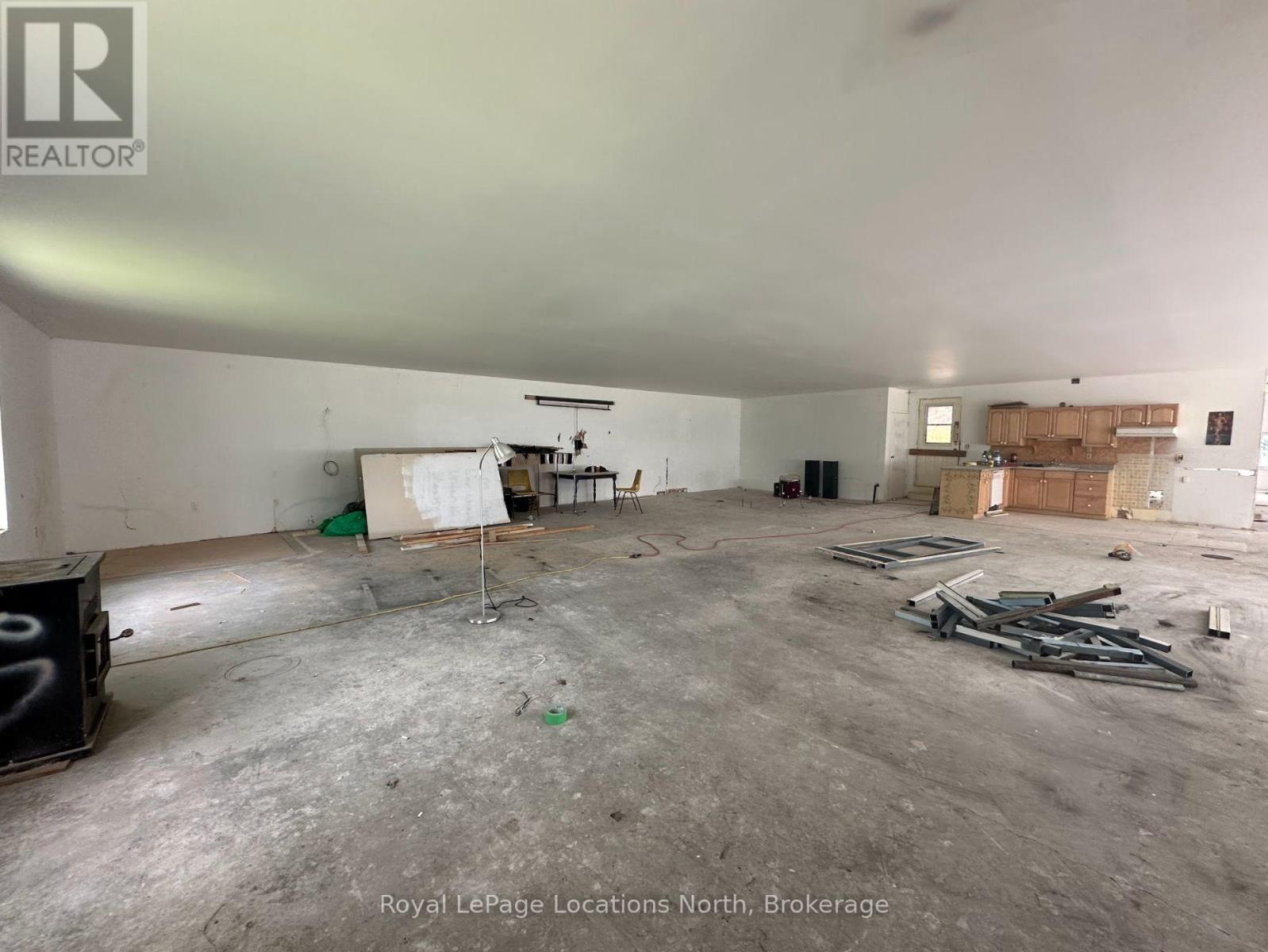 Upper Office/Residential Space