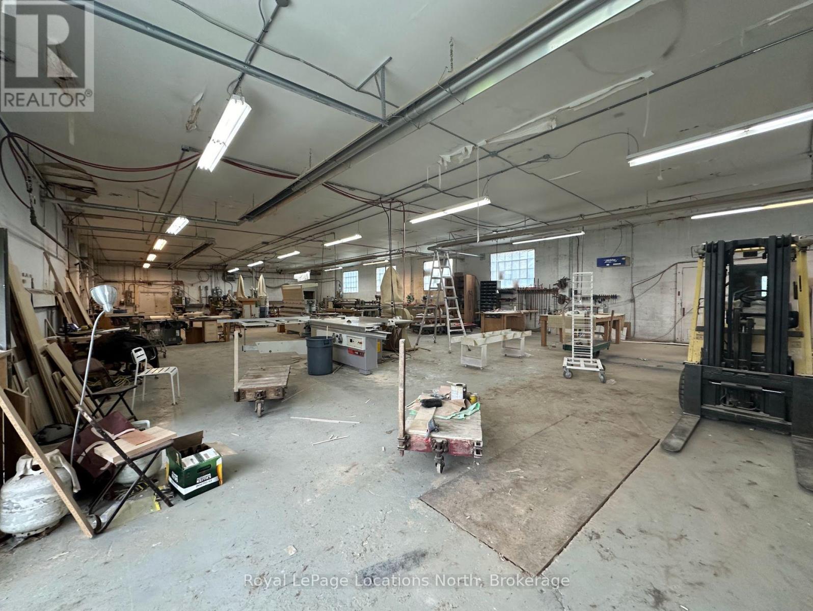 6000SF industrial/commercial warehouse