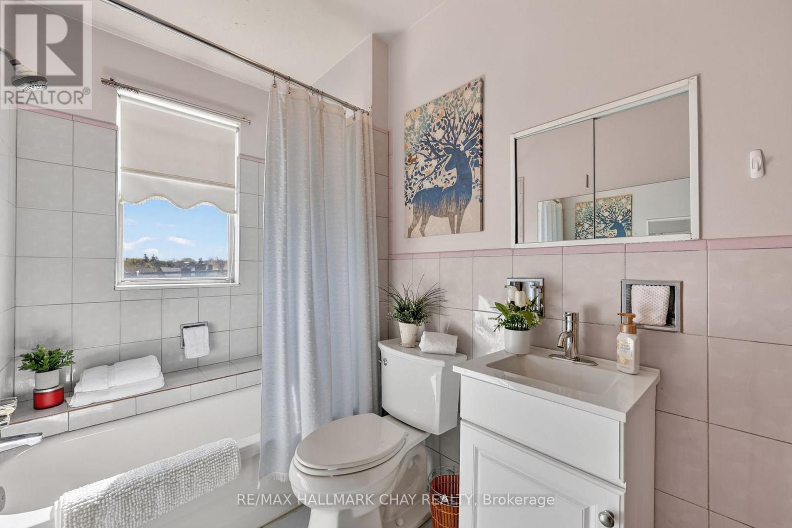 78 CLOVELLY AVENUE - 25