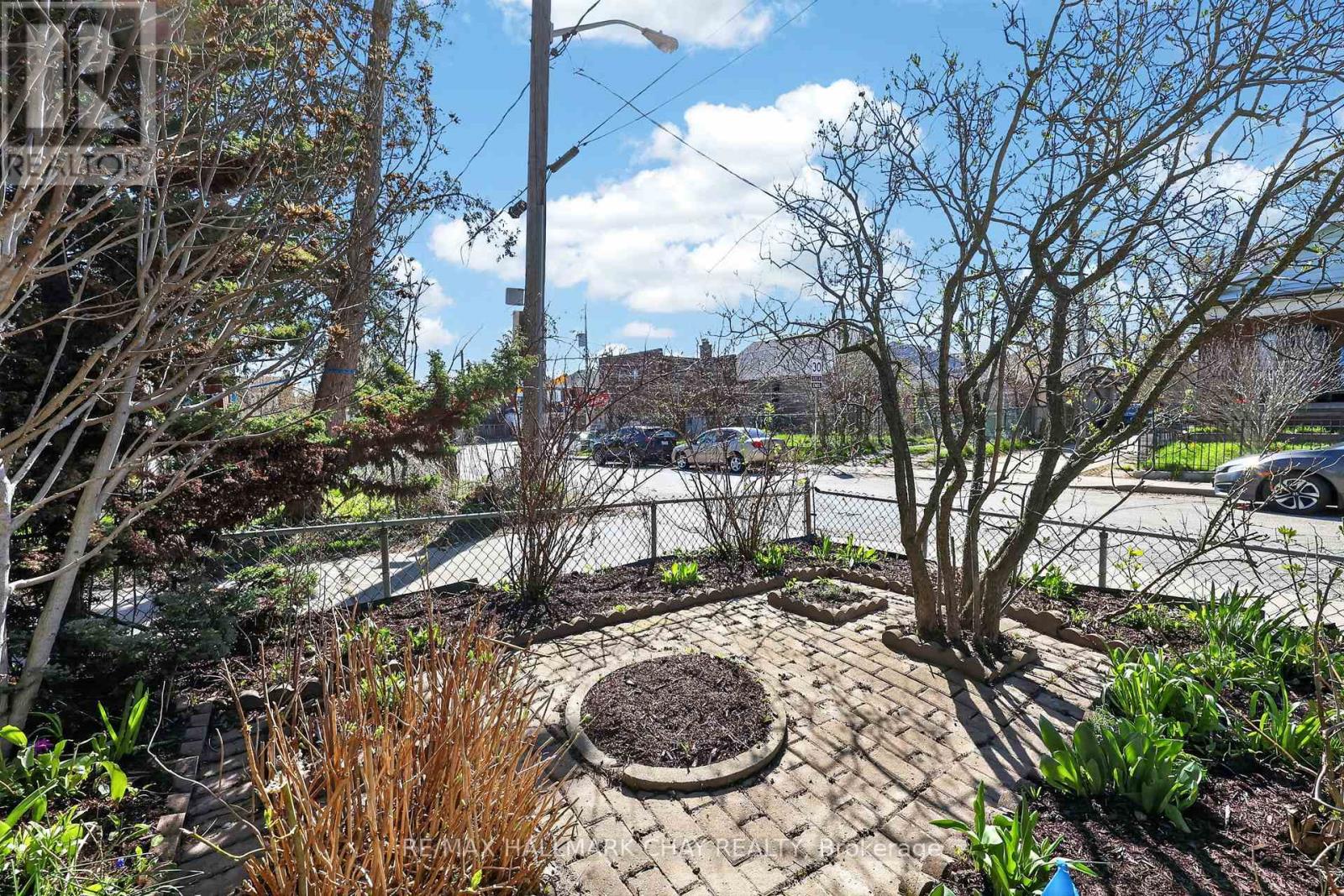78 CLOVELLY AVENUE - 4