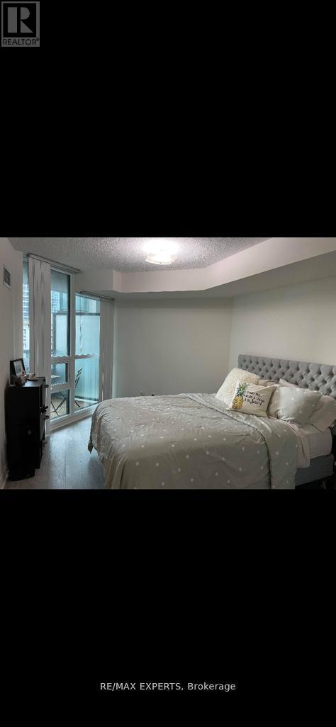 #728 25 LOWER SIMCOE STREET - 5