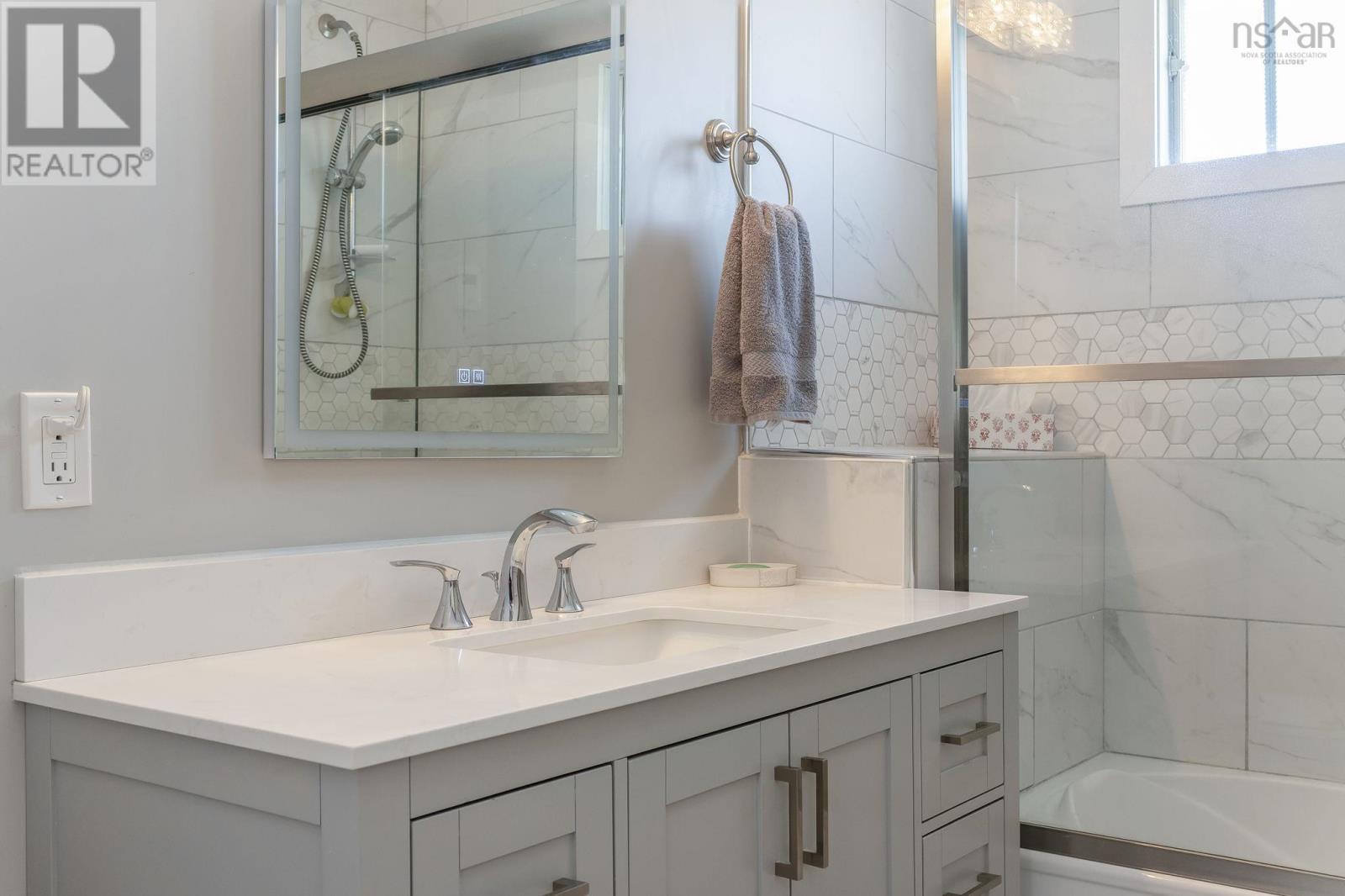 Property 22 of 35 of 29 Queen Street