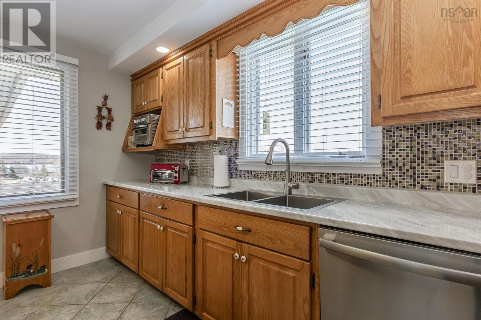 Property 13 of 35 of 29 Queen Street