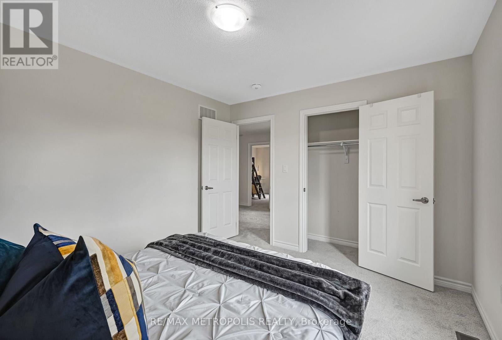 15 DOUGLAS KEMP CRESCENT — photo 25