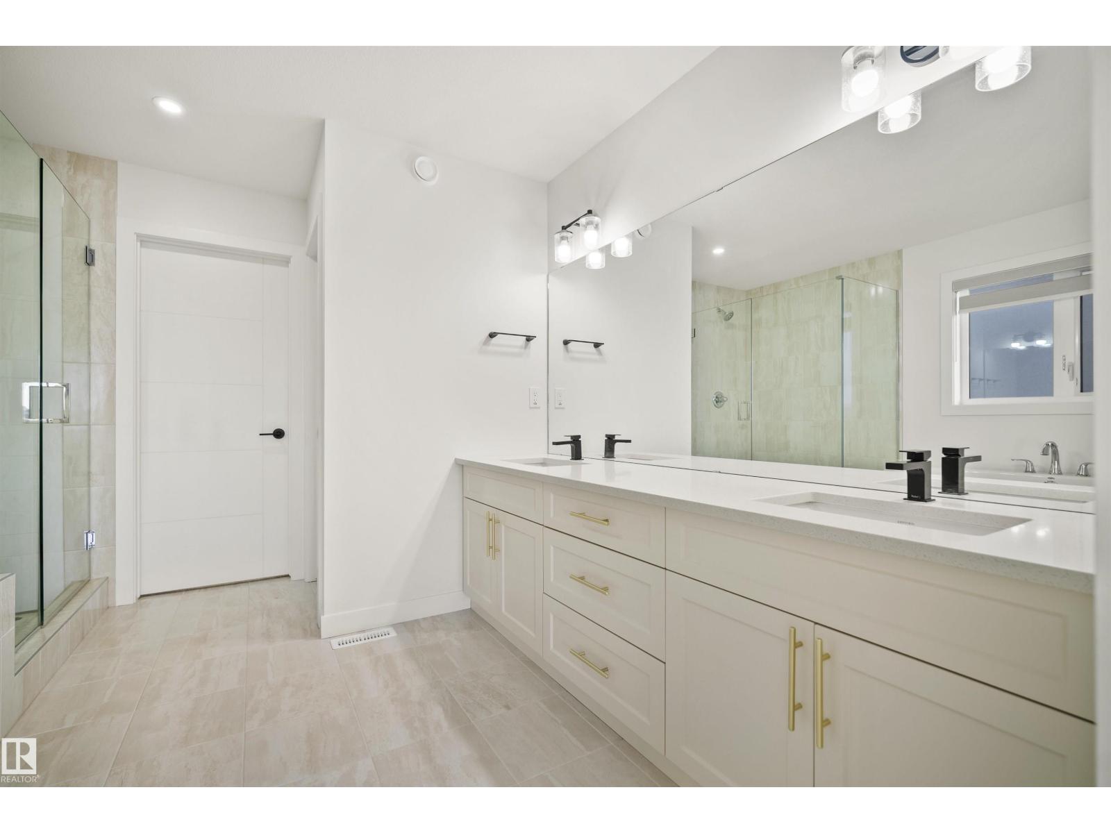 1538 HOWES Place SW - Photo 33