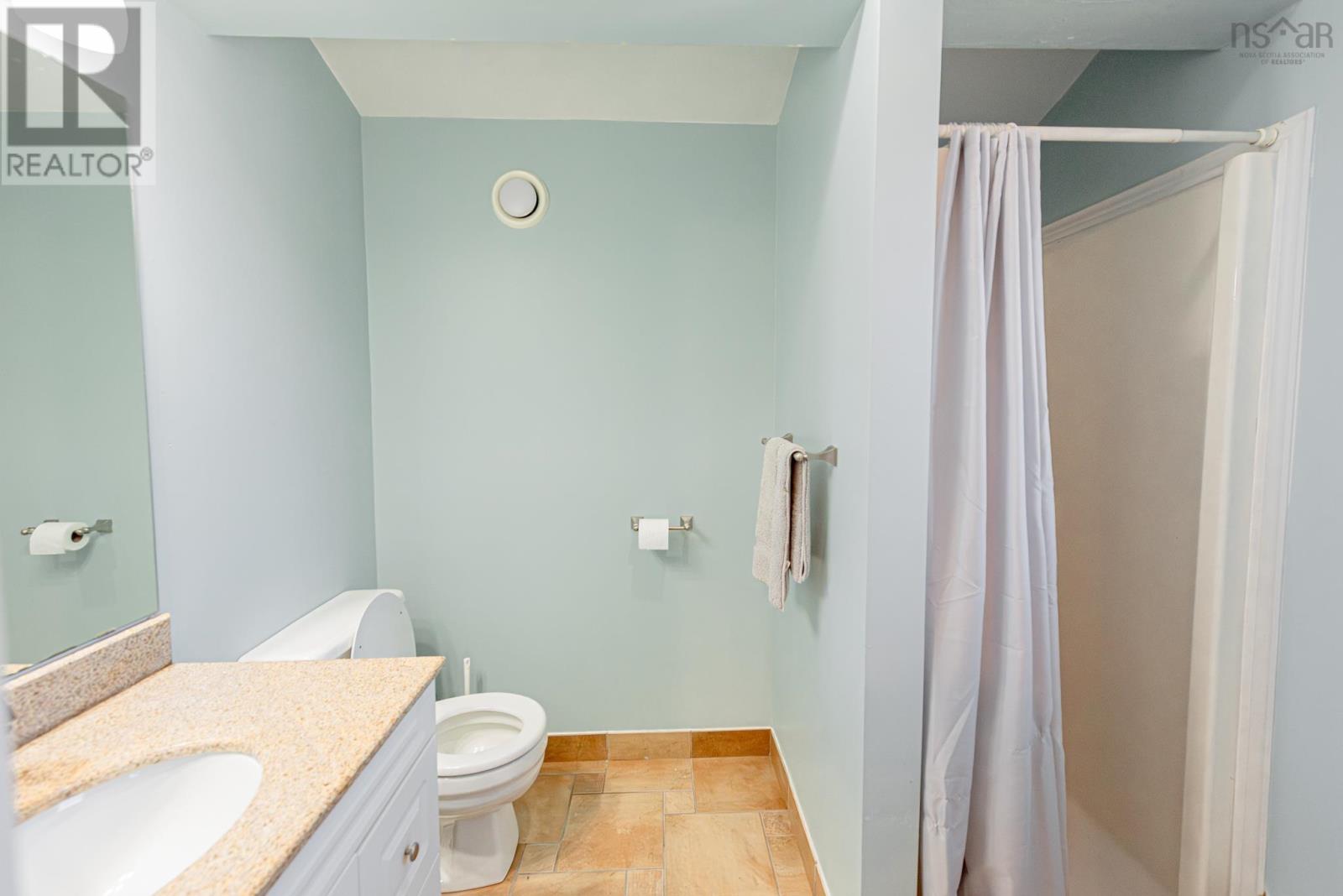 Property 17 of 39 of 494 Lorne Street