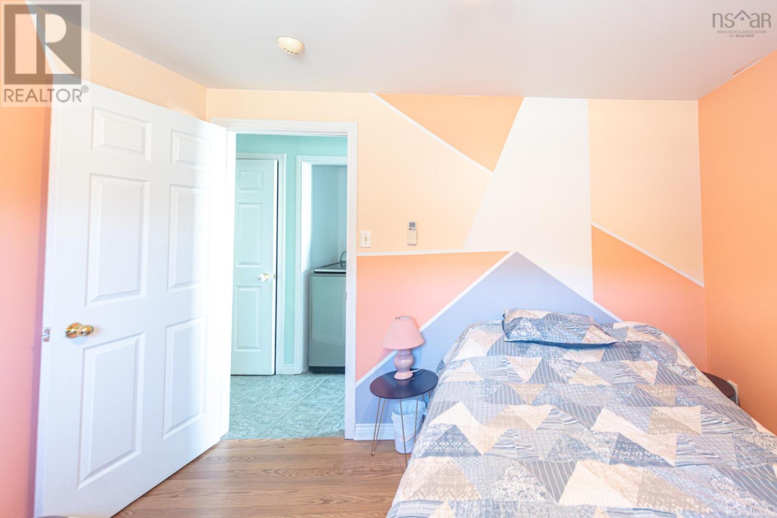 Property 20 of 39 of 494 Lorne Street