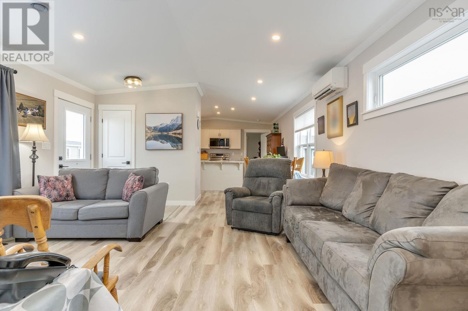 Property 7 of 28 of 38 Halton Drive