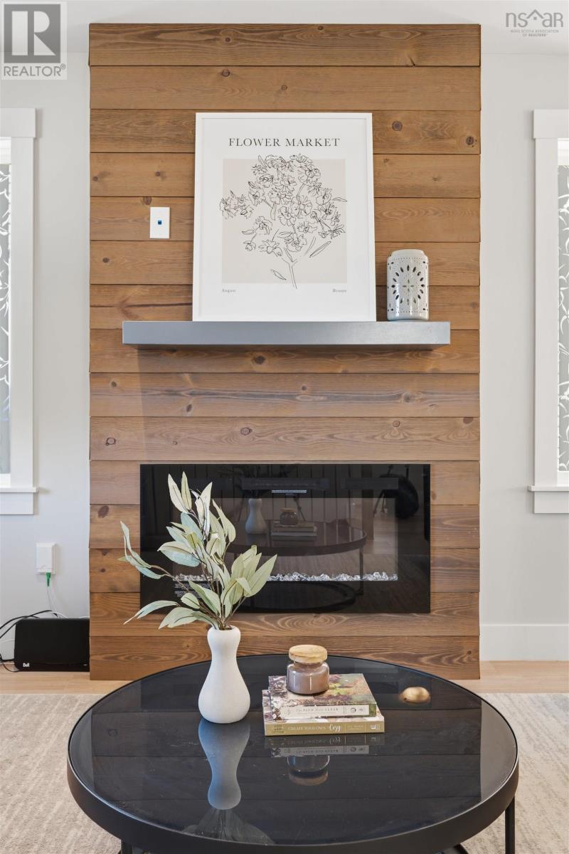 Property 16 of 46 of 105 Titanium Crescent