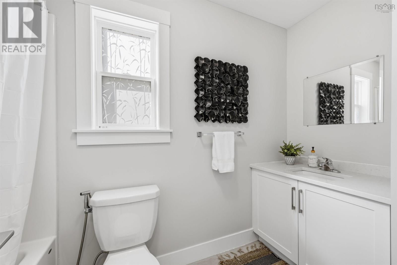 Property 24 of 46 of 105 Titanium Crescent