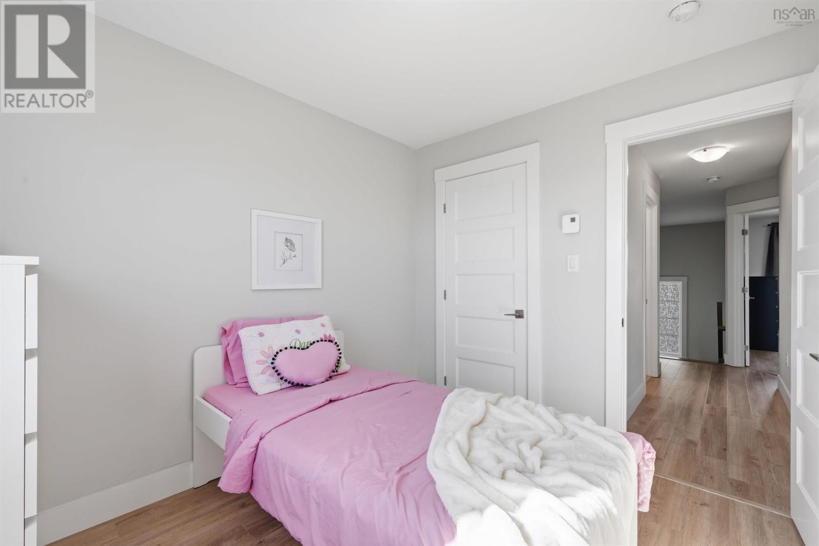 Property 26 of 46 of 105 Titanium Crescent