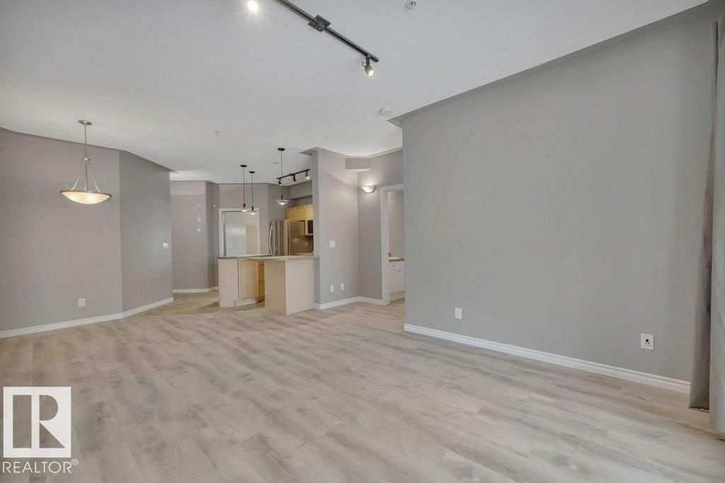 #203 10046 110 ST NW, Edmonton