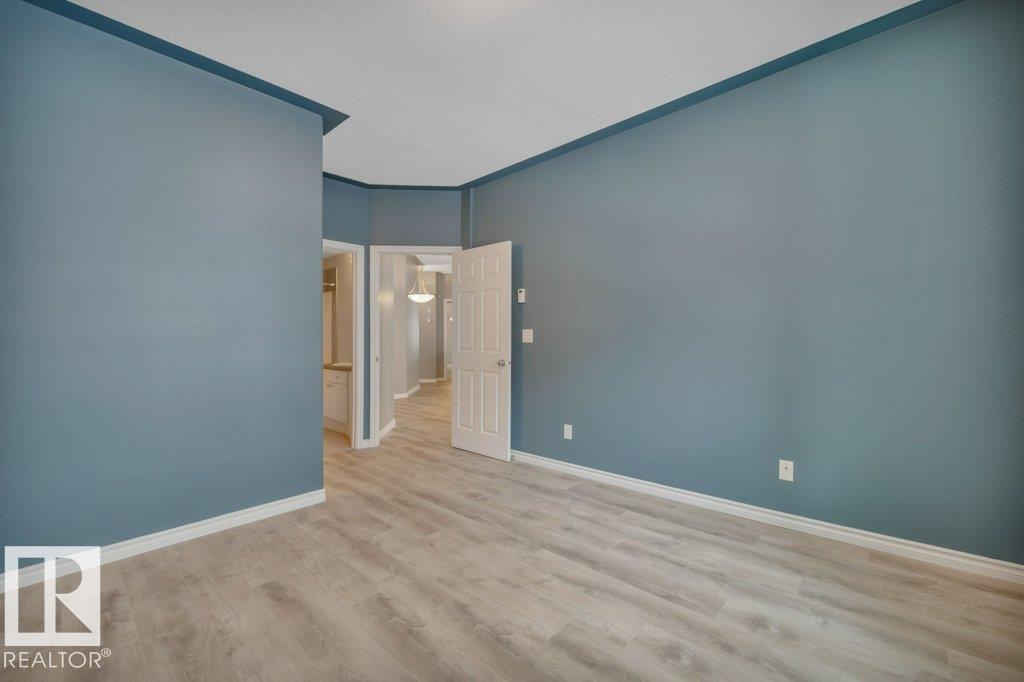 #203 10046 110 ST NW, Edmonton