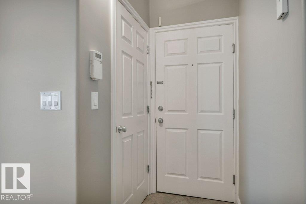 #203 10046 110 ST NW, Edmonton