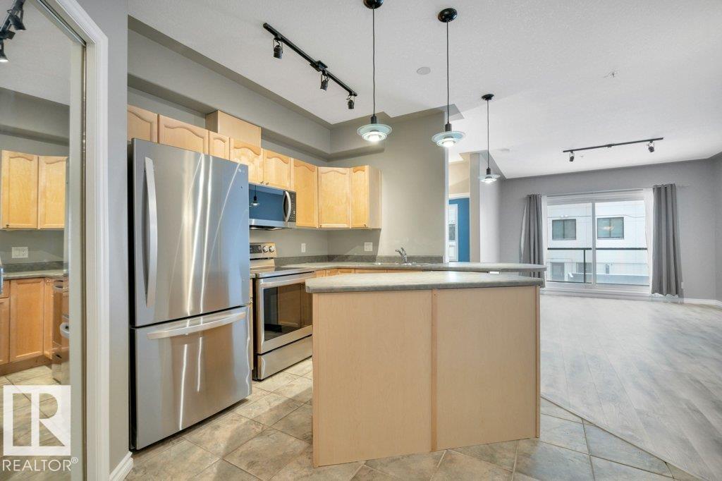 #203 10046 110 ST NW, Edmonton