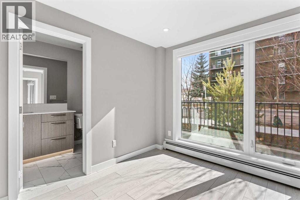 #111 310 15 Avenue SW - 11