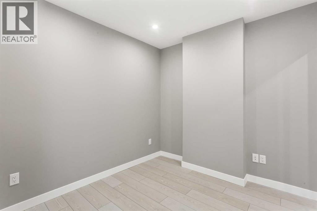 #111 310 15 Avenue SW - 15