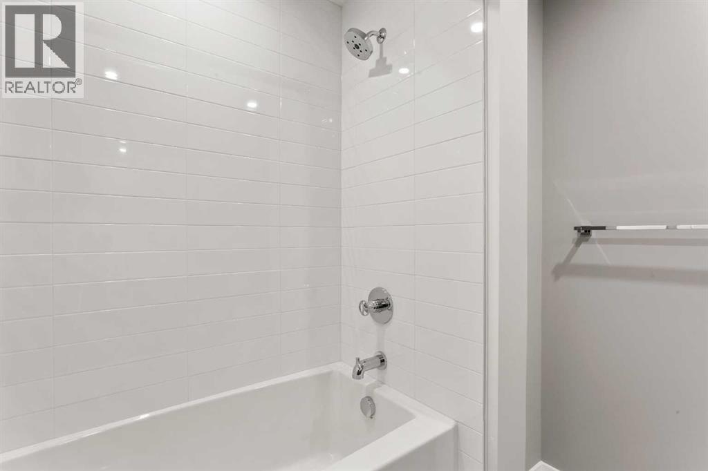 #111 310 15 Avenue SW - 18