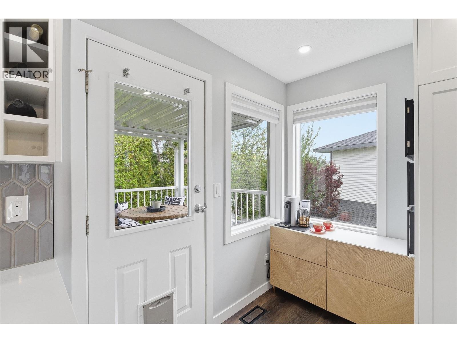 418 MALAHAT Place - 12