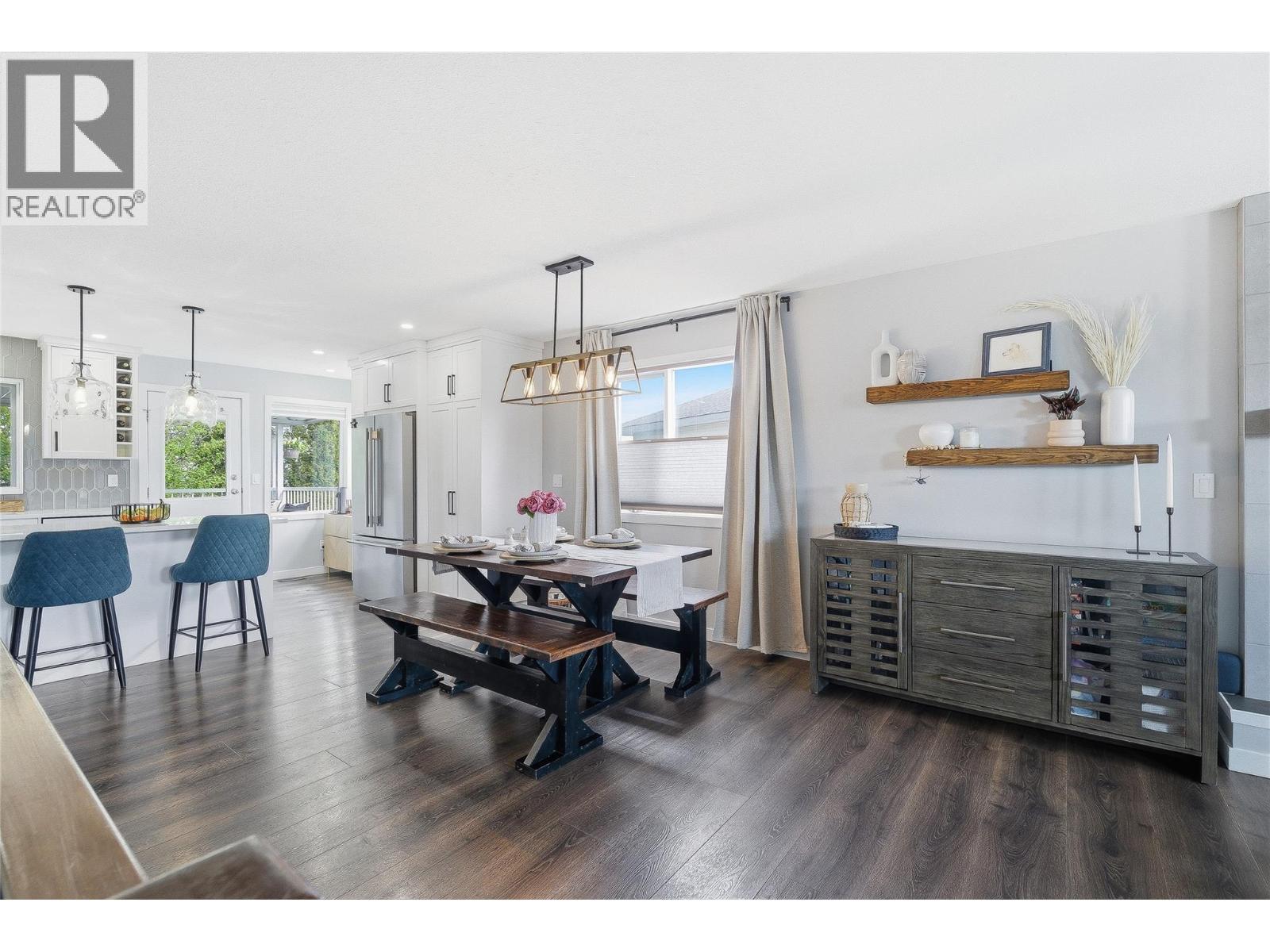 418 MALAHAT Place - 18