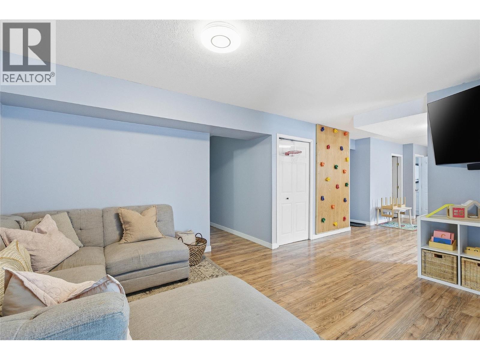 418 MALAHAT Place - 36