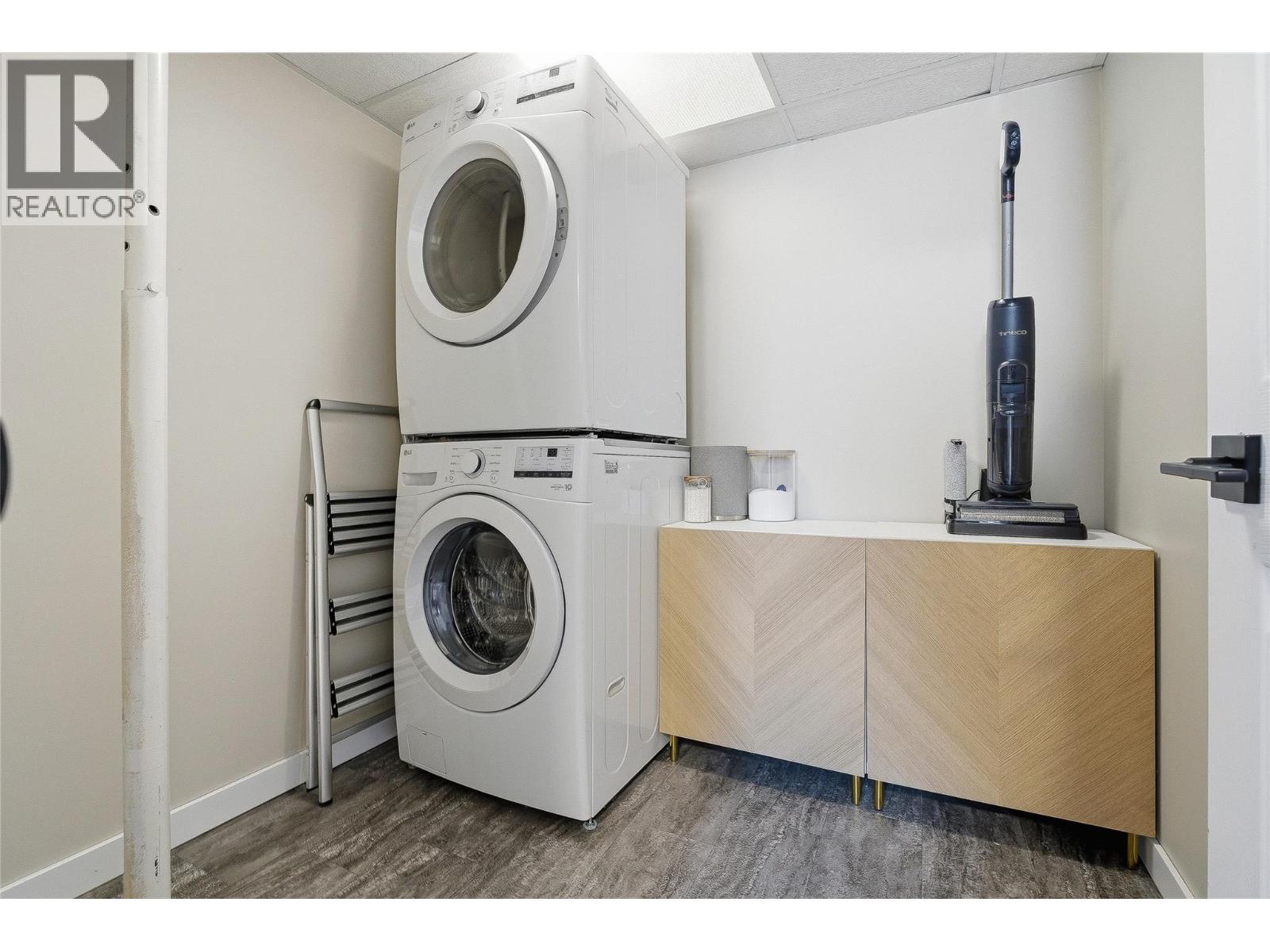 418 MALAHAT Place - 39