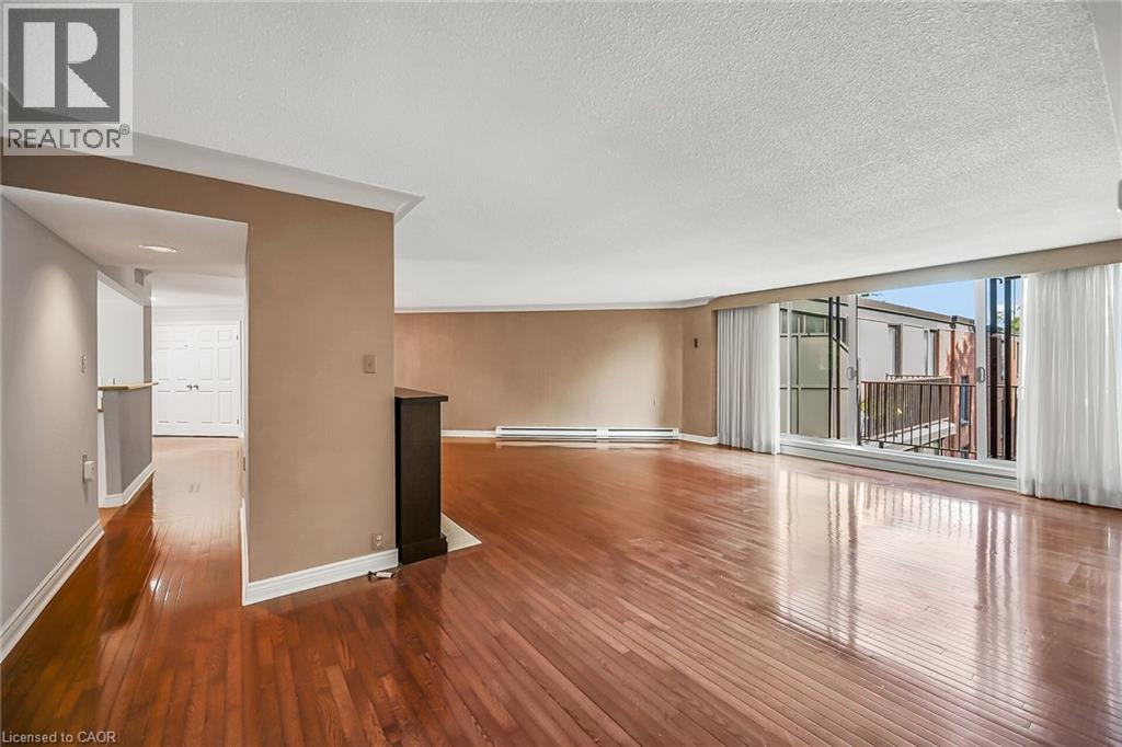 #PH1 150 WILSON Street W - 9