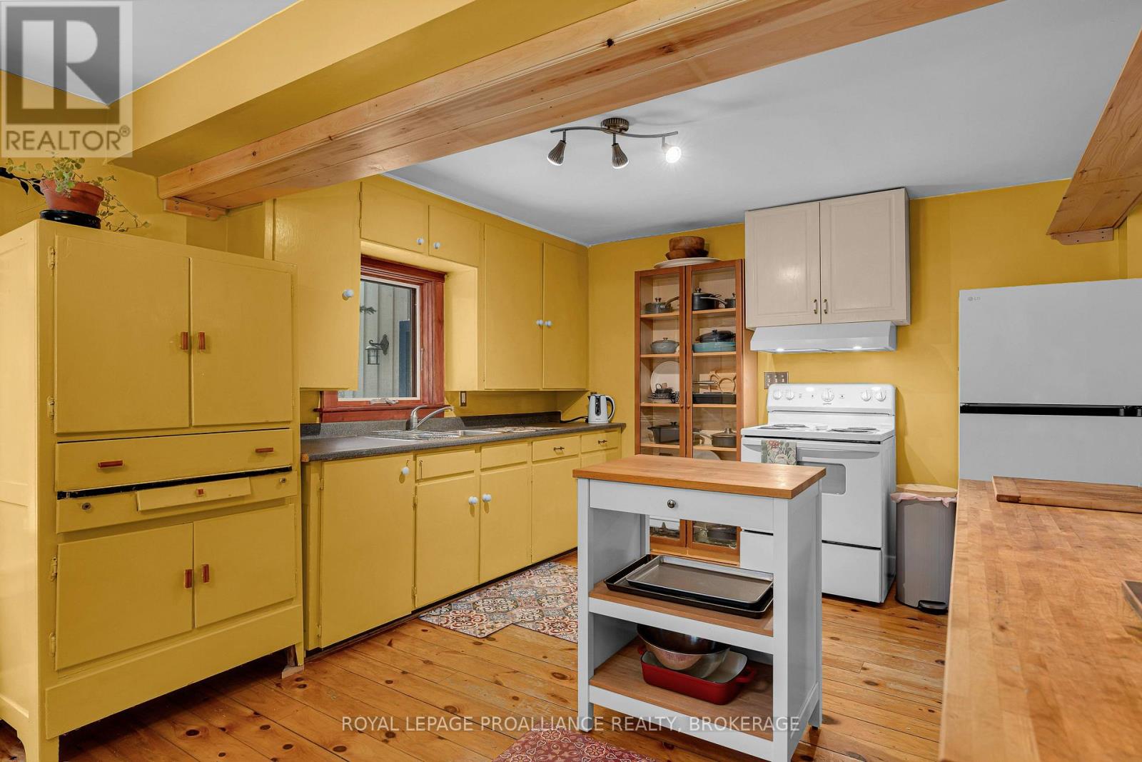 6014 MAIN STREET - 8