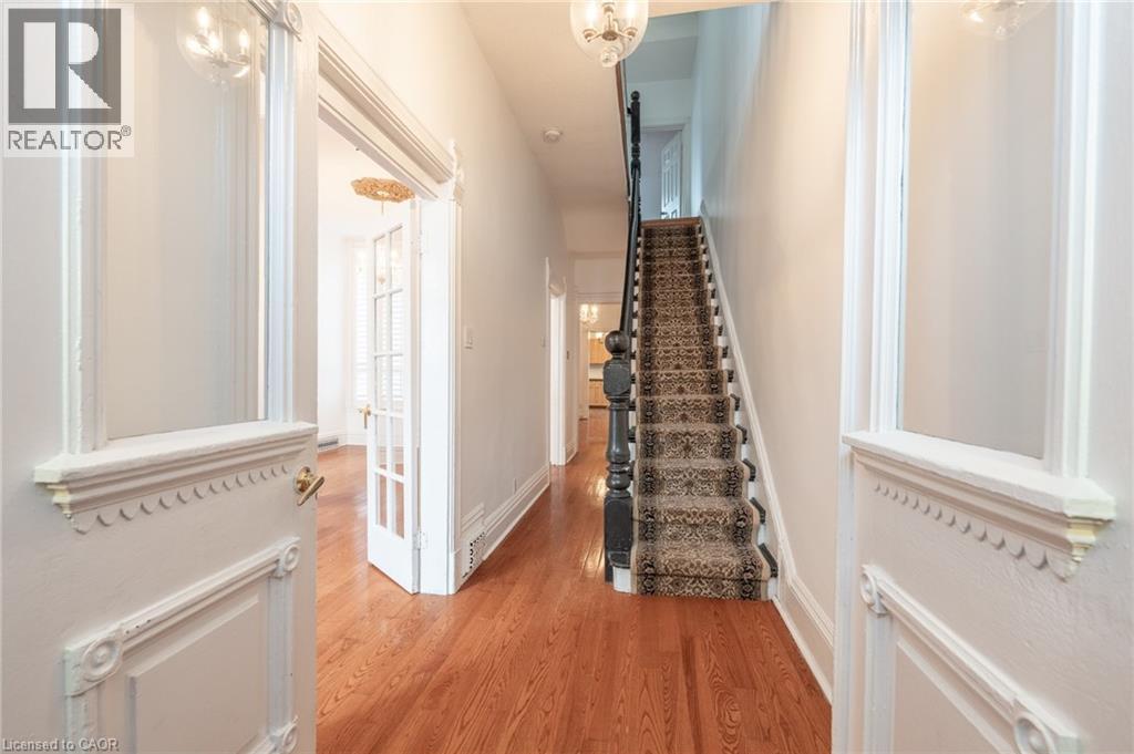 198 BAY Street N, Hamilton, Ontario, L8R2P9 — Photo 3