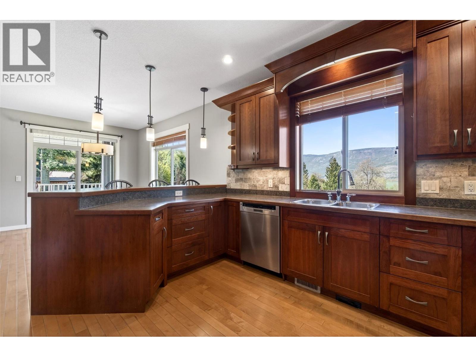 1291 23 Avenue SW, Salmon Arm