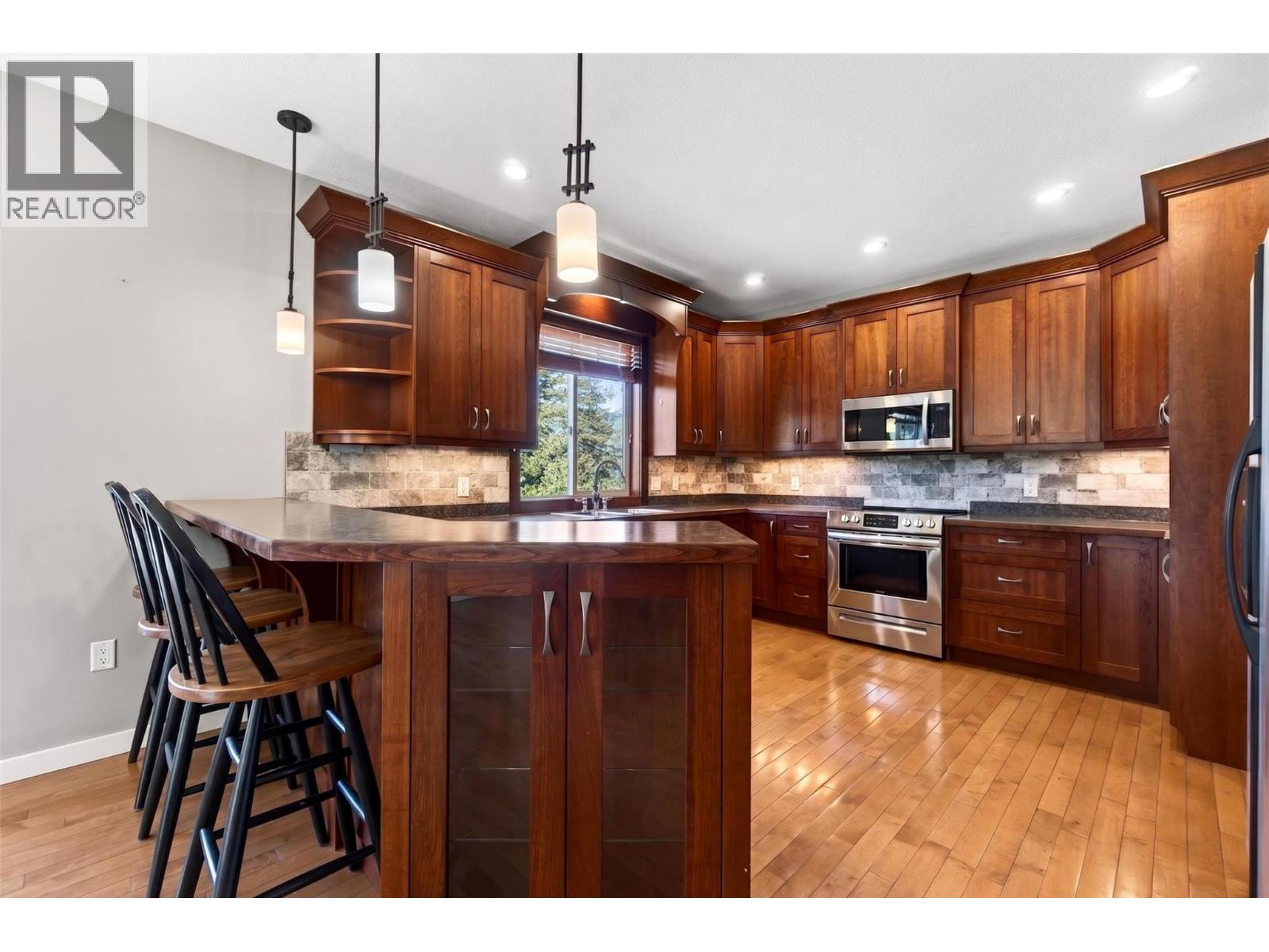 1291 23 Avenue SW - 4