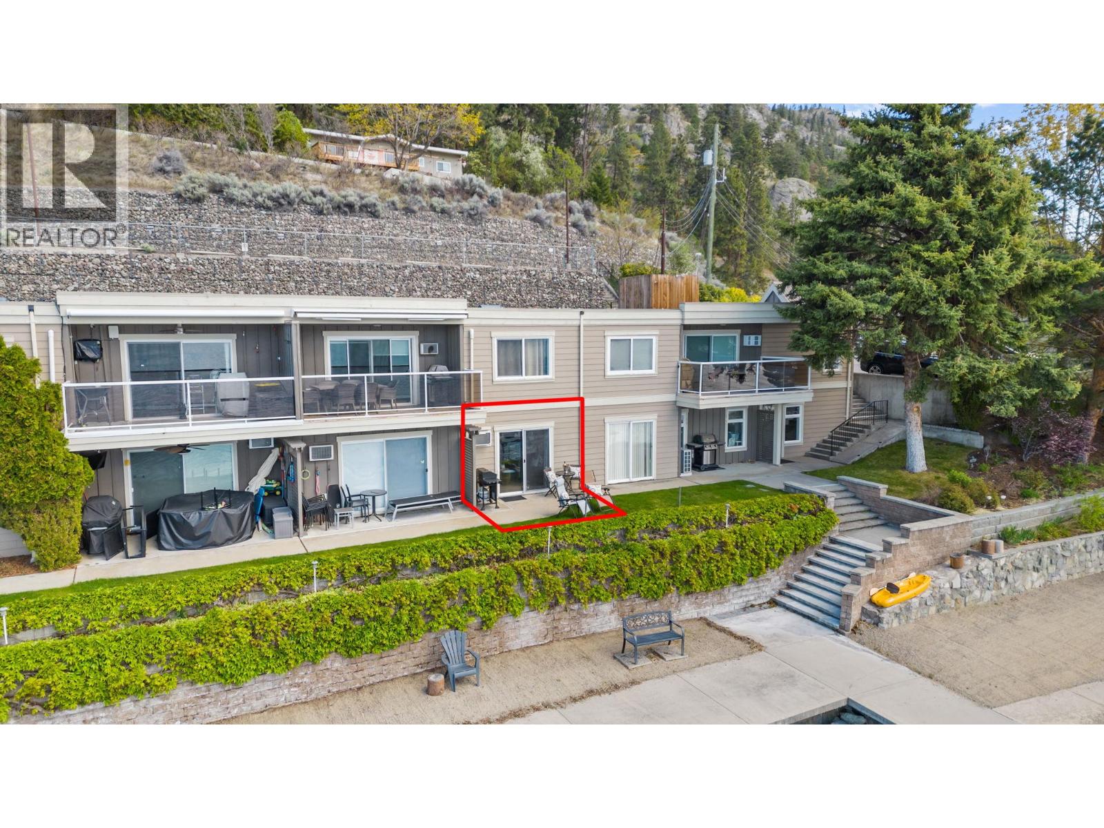 #100 3050 Seclusion Bay Road - 12