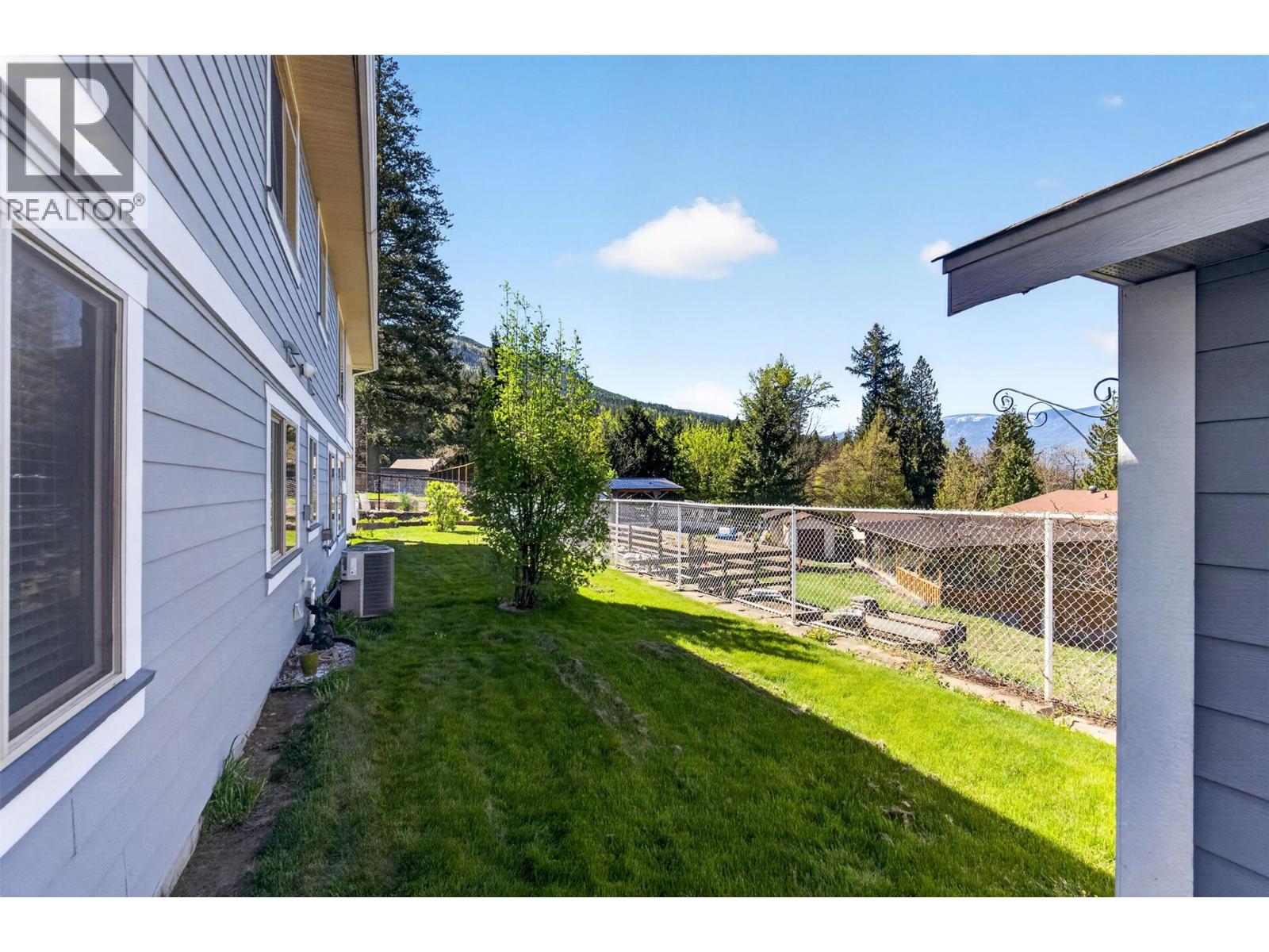 1291 23 Avenue SW - 70