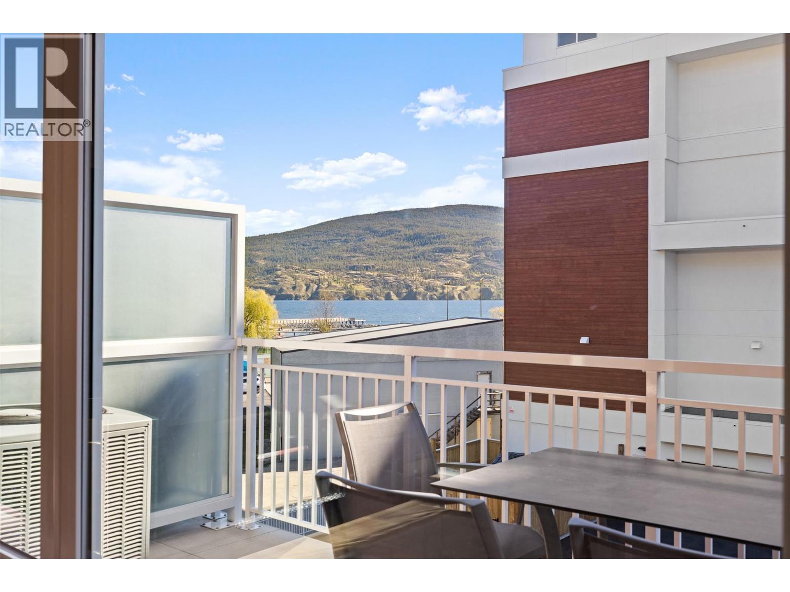 13417 Lakeshore Drive S Unit# 207, Summerland