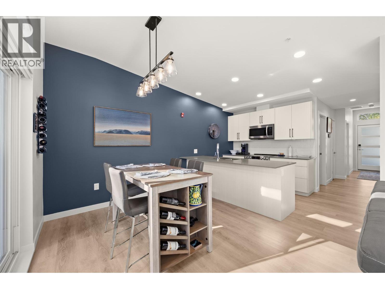 13417 Lakeshore Drive S Unit# 207, Summerland