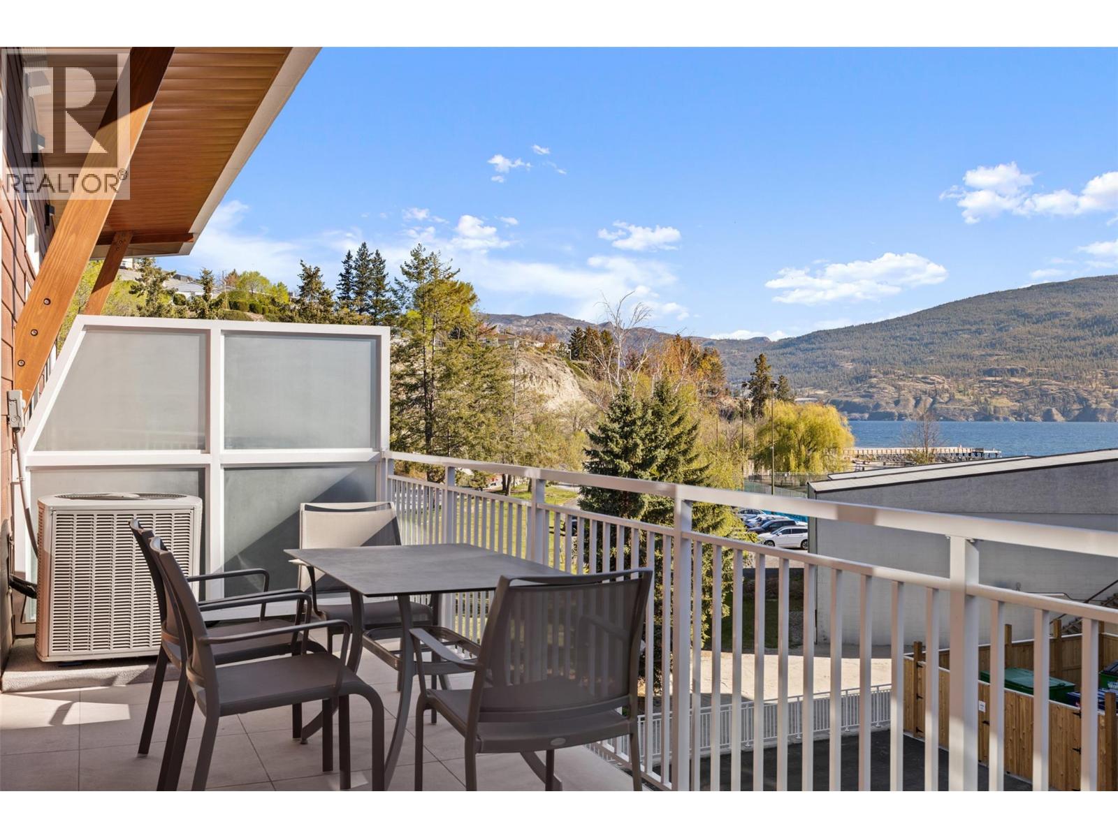 13417 Lakeshore Drive S Unit# 207, Summerland