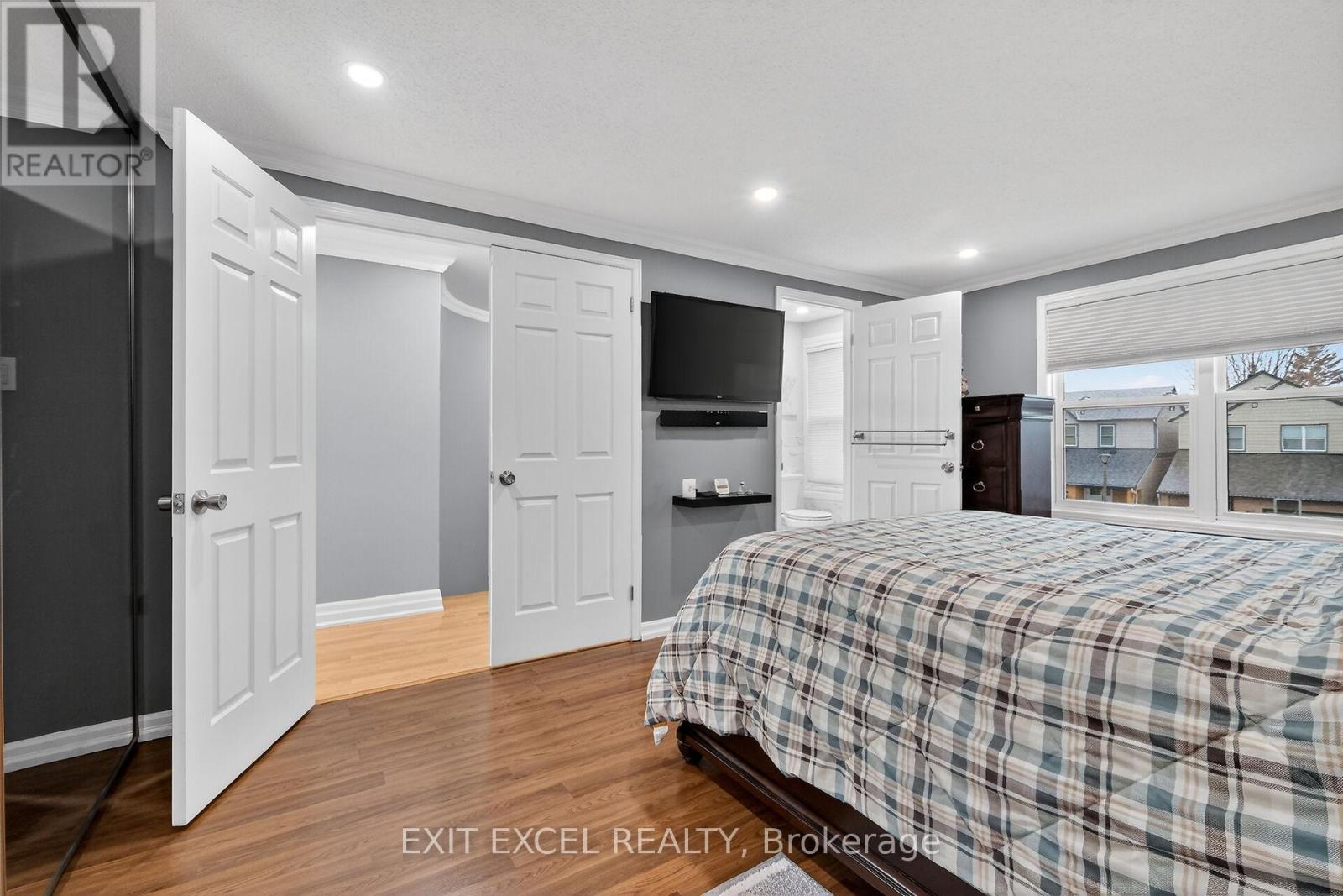 58 FIRESIDE CRESCENT - 27